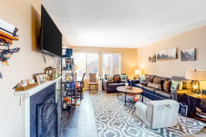 11529 Snowpeak Way #619 Truckee